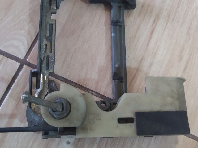 bontott BMW 5 E39 Jobb első Külső Kilincsfészek