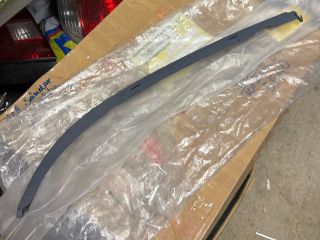 bontott BMW 5 E39 Jobb Fényszóró Bajusz Díszléc