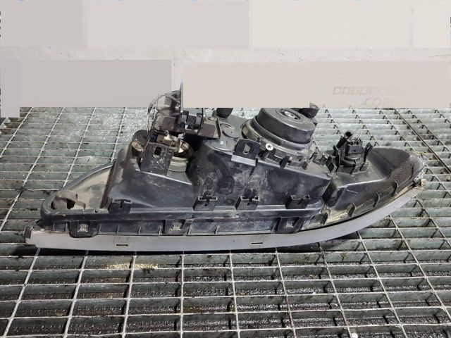 bontott BMW 5 E39 Jobb Fényszóró