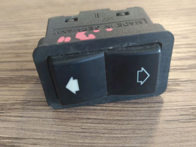 bontott BMW 5 E39 Jobb hátsó Ablakemelő Kapcsoló