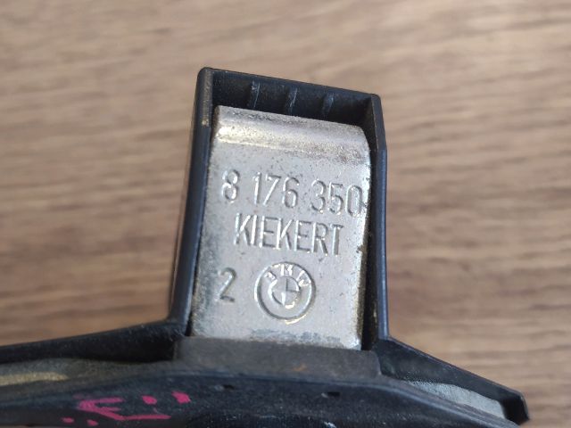 bontott BMW 5 E39 Jobb hátsó Ajtózár