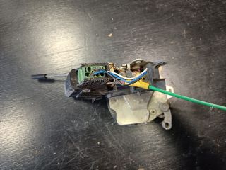 bontott BMW 5 E39 Jobb hátsó Ajtózár