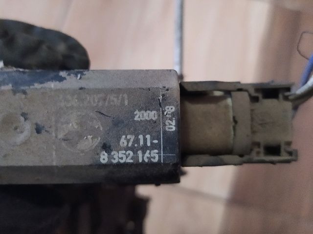 bontott BMW 5 E39 Jobb hátsó Ajtózár