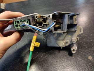 bontott BMW 5 E39 Jobb hátsó Ajtózár