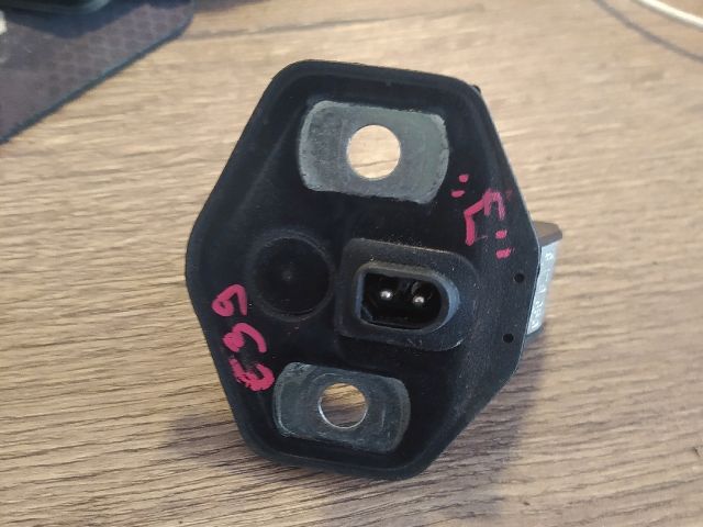 bontott BMW 5 E39 Jobb hátsó Ajtózár