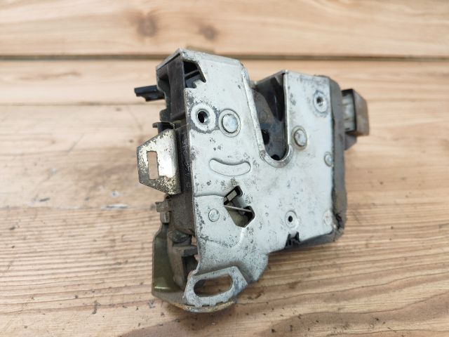 bontott BMW 5 E39 Jobb hátsó Ajtózár