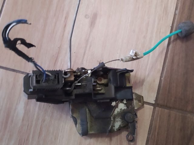 bontott BMW 5 E39 Jobb hátsó Ajtózár