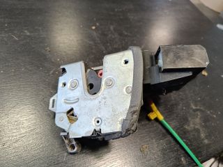 bontott BMW 5 E39 Jobb hátsó Ajtózár