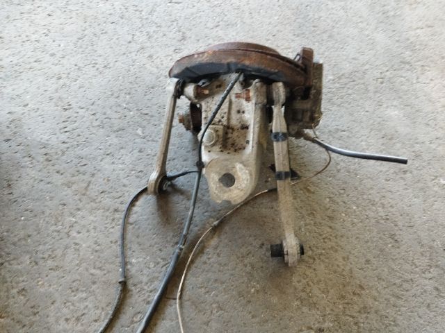 bontott BMW 5 E39 Jobb hátsó Csonkállvány Kerékaggyal