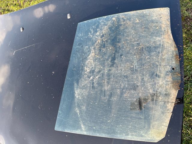 bontott BMW 5 E39 Jobb hátsó Fixüveg (Ajtóban)