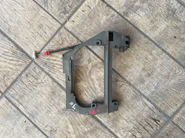 bontott BMW 5 E39 Jobb hátsó Külső Kilincsfészek