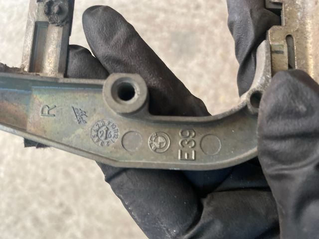 bontott BMW 5 E39 Jobb hátsó Külső Kilincsfészek