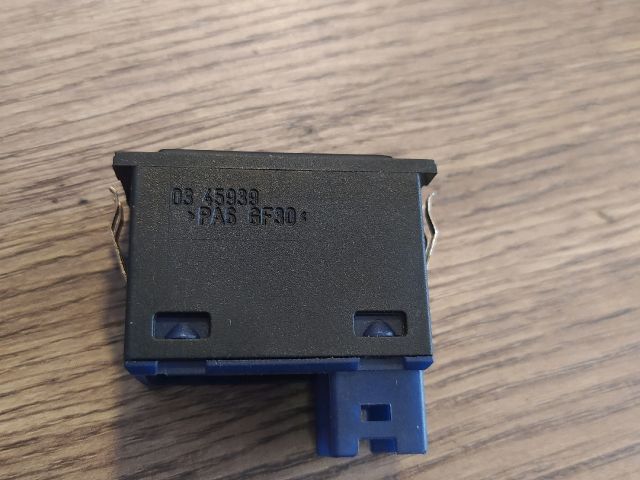 bontott BMW 5 E39 Kipörgésgátló Kapcsoló