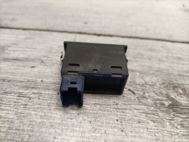 bontott BMW 5 E39 Kipörgésgátló Kapcsoló