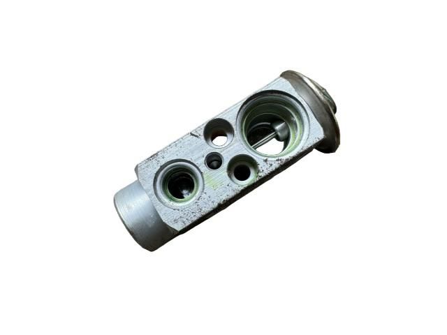 bontott BMW 5 E39 Klíma Tágulási Szelep