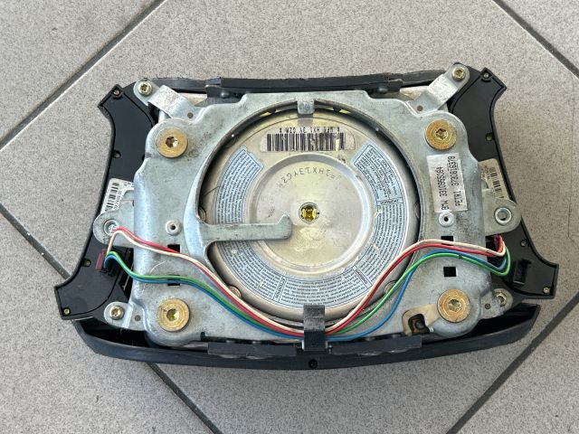 bontott BMW 5 E39 Kormánylégzsák