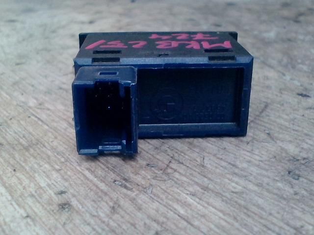 bontott BMW 5 E39 Menetstabilizátor Kapcsoló