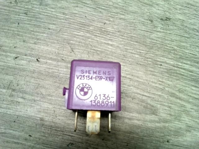 bontott BMW 5 E39 Relé