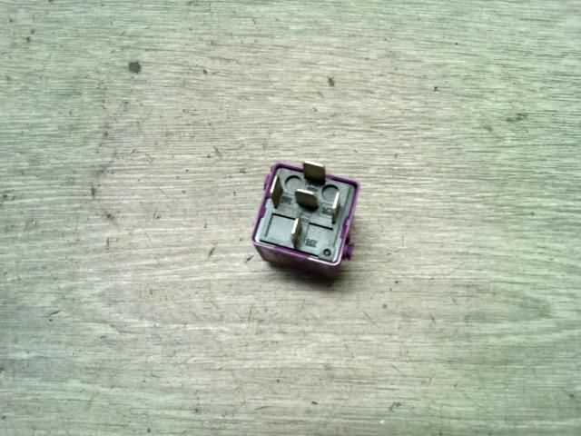 bontott BMW 5 E39 Relé