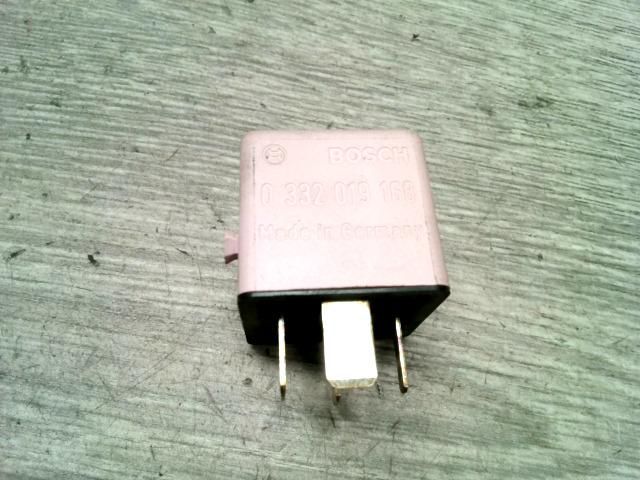 bontott BMW 5 E39 Relé