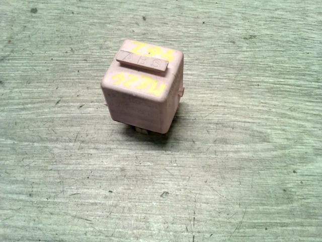 bontott BMW 5 E39 Relé