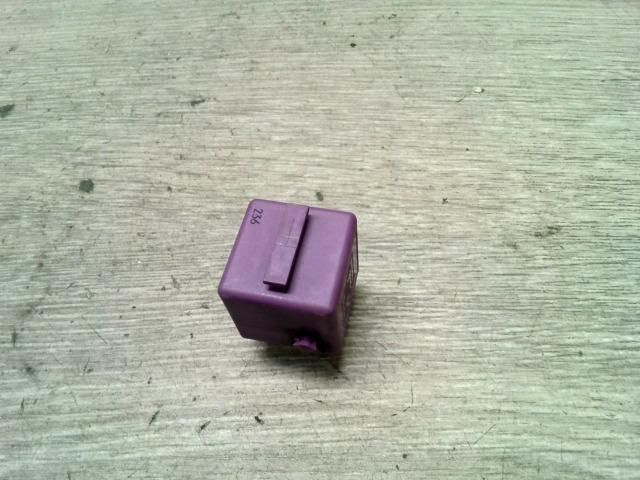 bontott BMW 5 E39 Relé