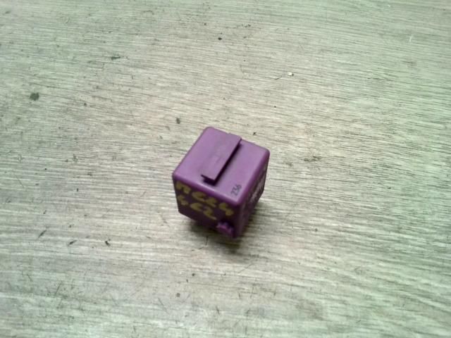 bontott BMW 5 E39 Relé