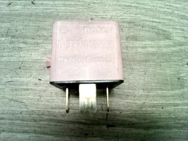 bontott BMW 5 E39 Relé