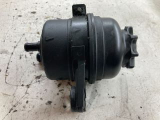 bontott BMW 5 E39 Szervóolaj Tartály