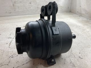 bontott BMW 5 E39 Szervóolaj Tartály