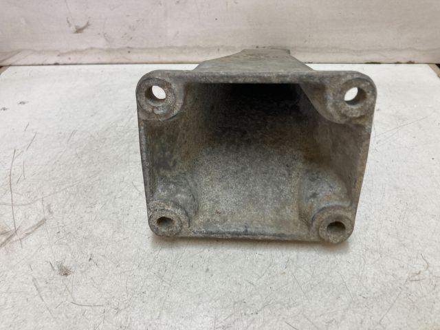 bontott BMW 5 E39 Váltó Tartó Bak (Pozíciófüggetlen)