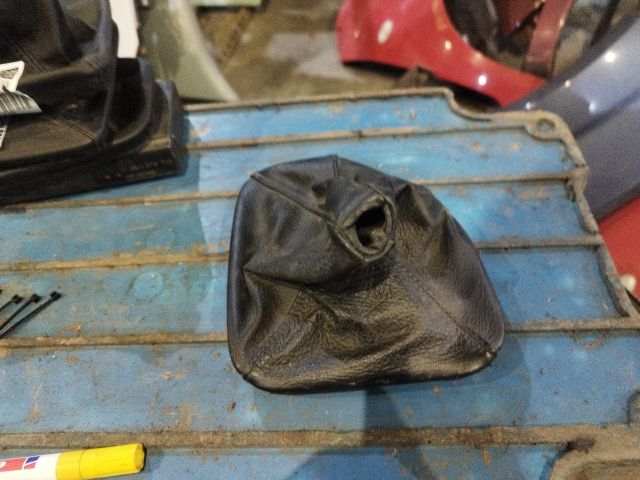 bontott BMW 5 E39 Váltószoknya