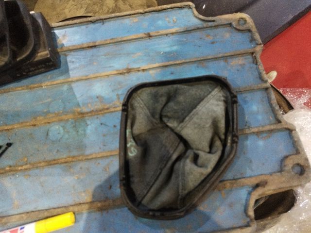 bontott BMW 5 E39 Váltószoknya