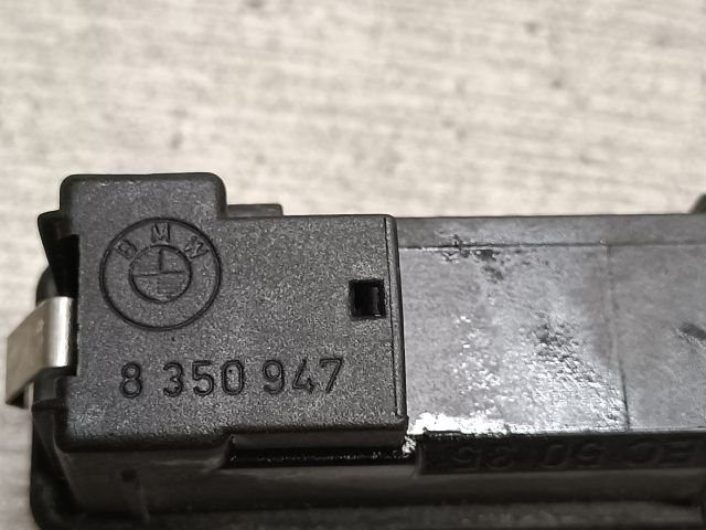 bontott BMW 5 E39 Vészvillogó Kapcsoló