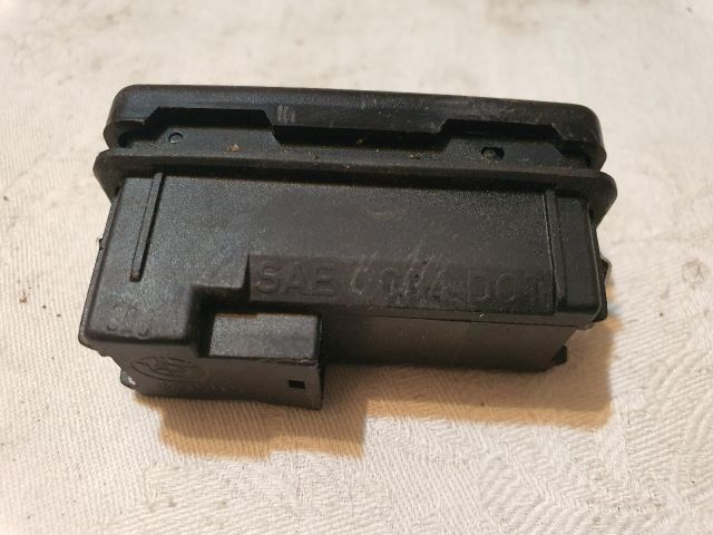 bontott BMW 5 E39 Vészvillogó Kapcsoló