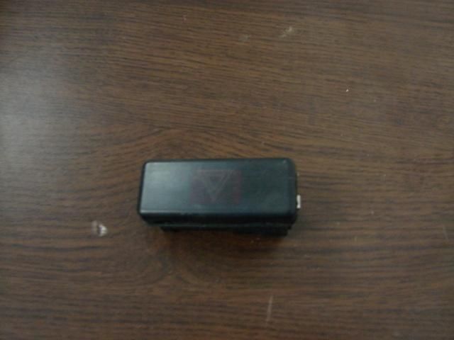 bontott BMW 5 E39 Vészvillogó Kapcsoló