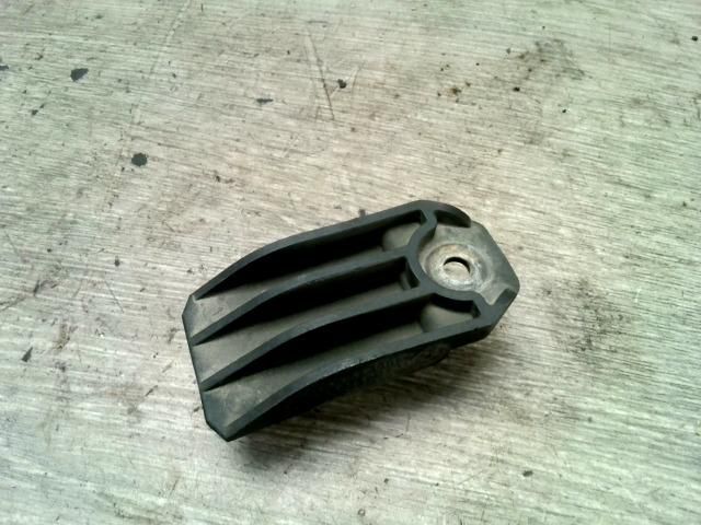 bontott BMW 5 E39 Vízhűtő Radiátor Tartó