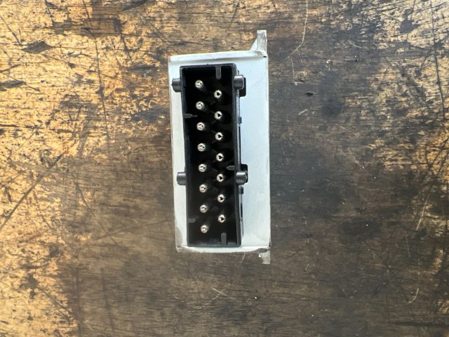 bontott BMW 5 E39 Vonóhorog Elektronika