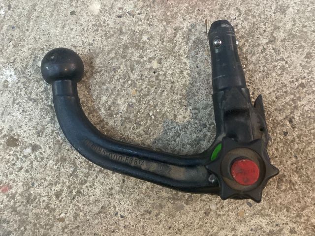 bontott BMW 5 E39 Vonóhorog