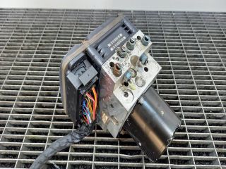 bontott BMW 5 E60 ABS Kocka