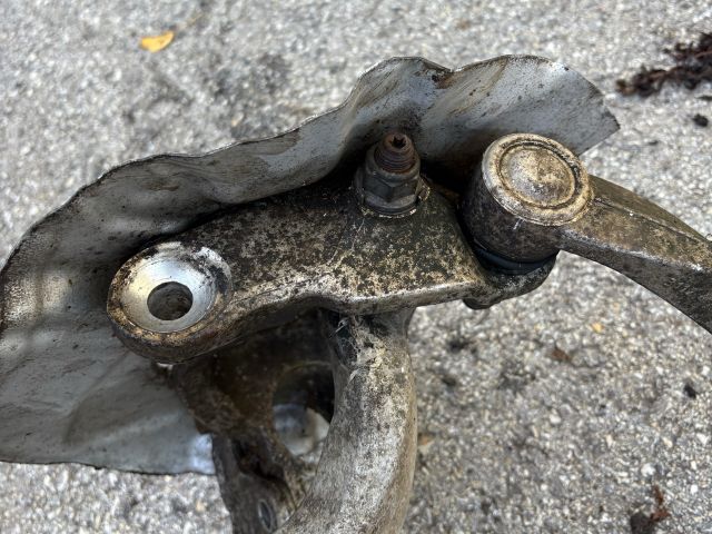 bontott BMW 5 E60 Bal első Csonkállvány