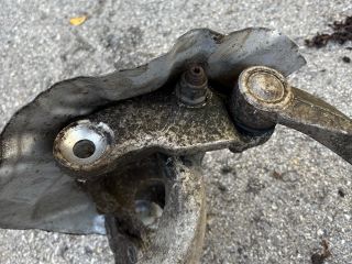 bontott BMW 5 E60 Bal első Csonkállvány