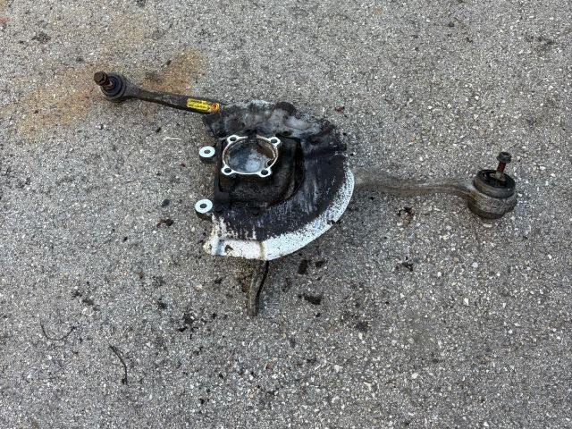 bontott BMW 5 E60 Bal első Csonkállvány