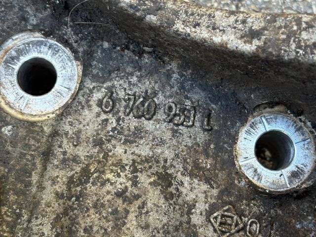 bontott BMW 5 E60 Bal első Csonkállvány