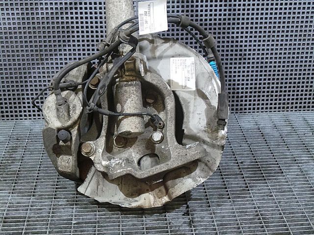 bontott BMW 5 E60 Bal első Csonkállvány