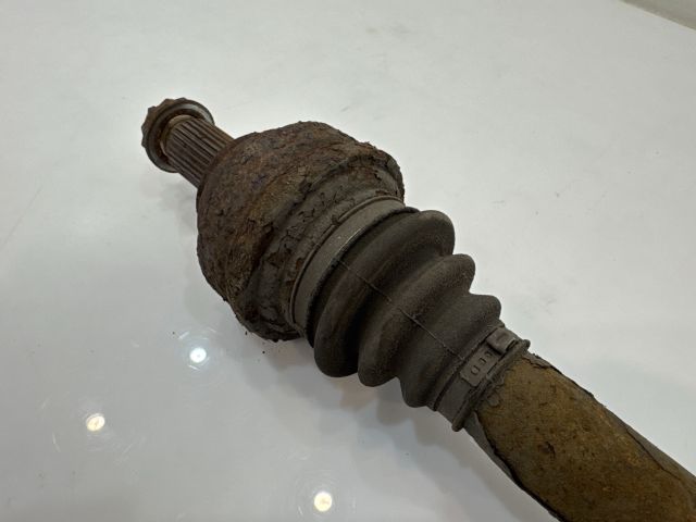 bontott BMW 5 E60 Bal hátsó Féltengely