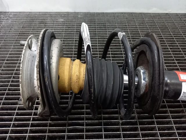 bontott BMW 5 E60 Első Rugó