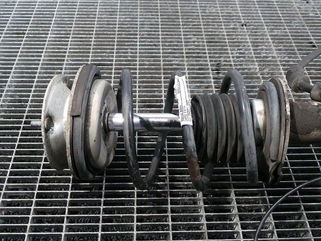 bontott BMW 5 E60 Első Rugó