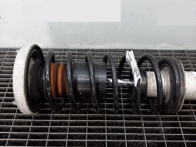 bontott BMW 5 E60 Hátsó Rugó