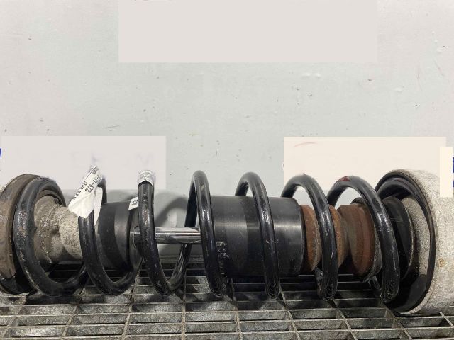 bontott BMW 5 E60 Hátsó Rugó